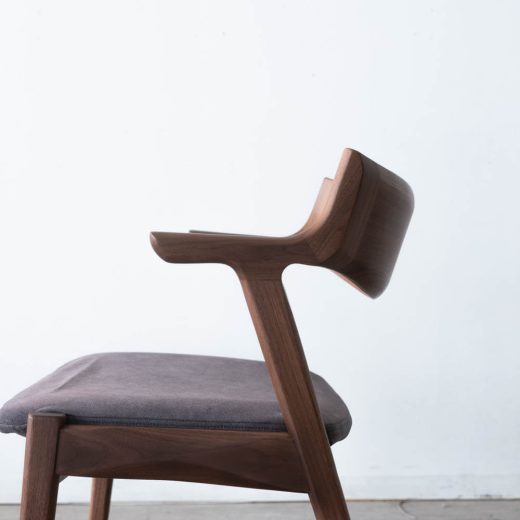 セミアームチェア グレーシャス 049 WAL ウォールナット材 / ウレタン ST WN色