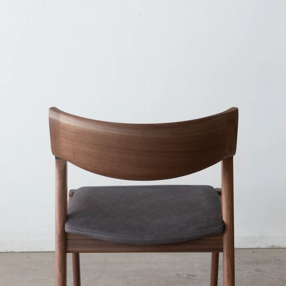 セミアームチェア グレーシャス 049 WAL ウォールナット材 / ウレタン ST WN色