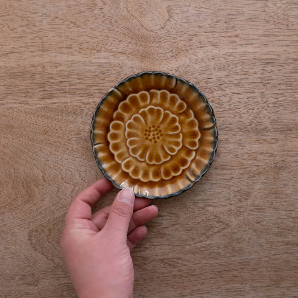 ぼたん銘々皿（ブラウン）-器市-