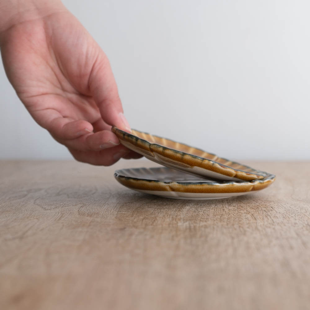 ぼたん銘々皿（ブラウン）-器市-