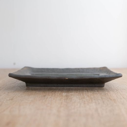 いぶし金彩焼き物皿