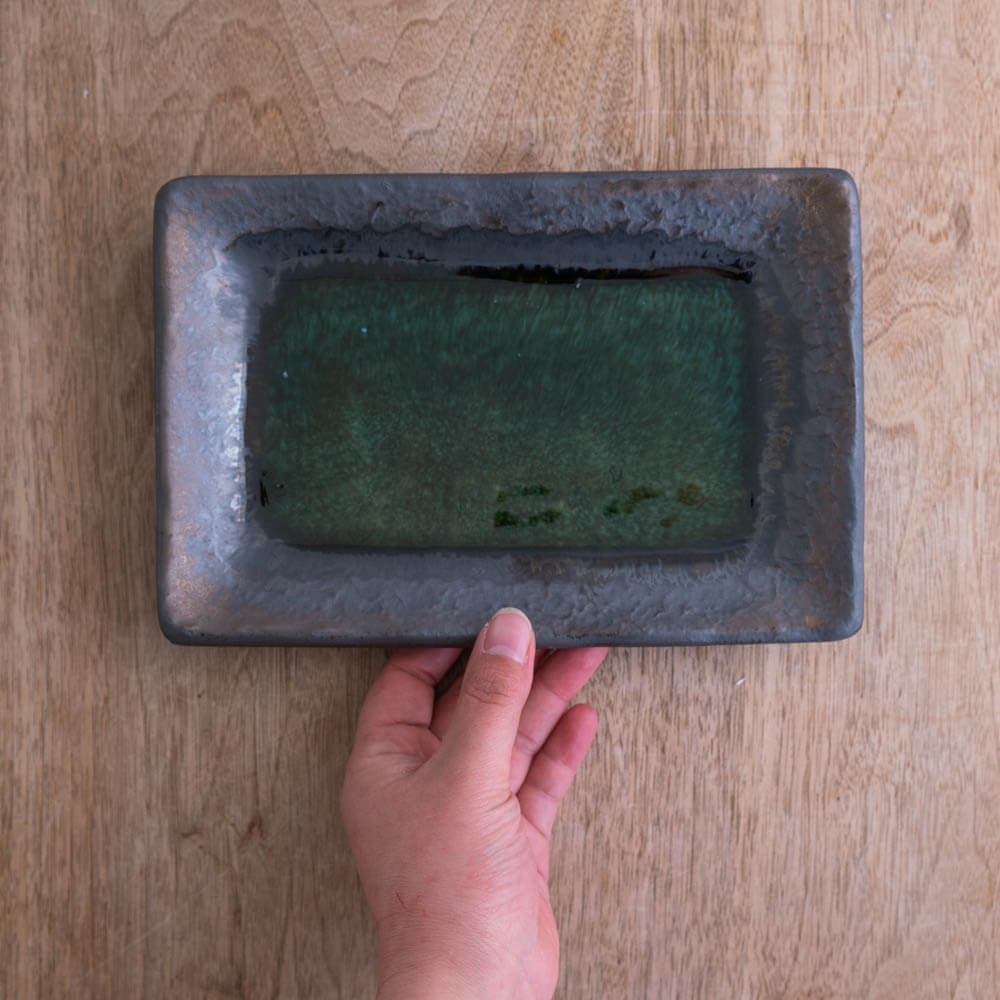 いぶし金彩焼き物皿