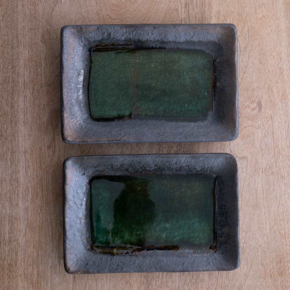 いぶし金彩焼き物皿