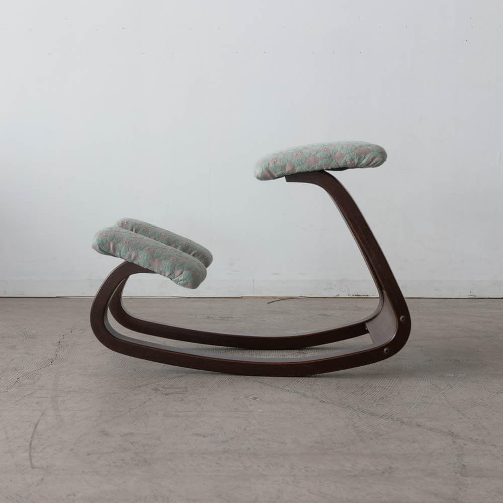 送料込［アップサイクル品］STOKKE社 VARIABLE バランスチェア FC0376 GY