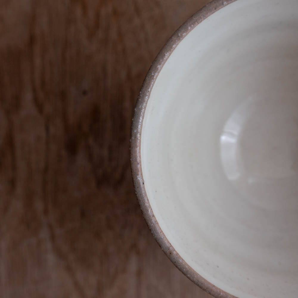 赤ドット茶碗 白（こぶり）