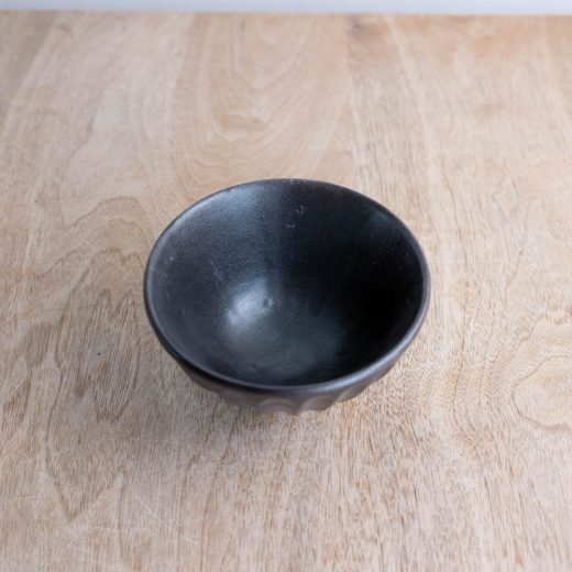 土物しのぎ茶碗（大きめ）黒