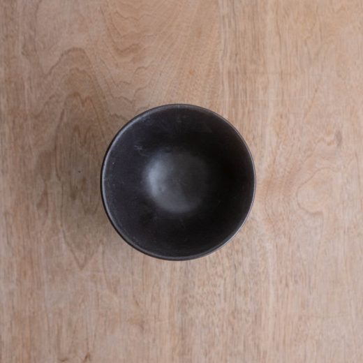 土物しのぎ茶碗（大きめ）黒
