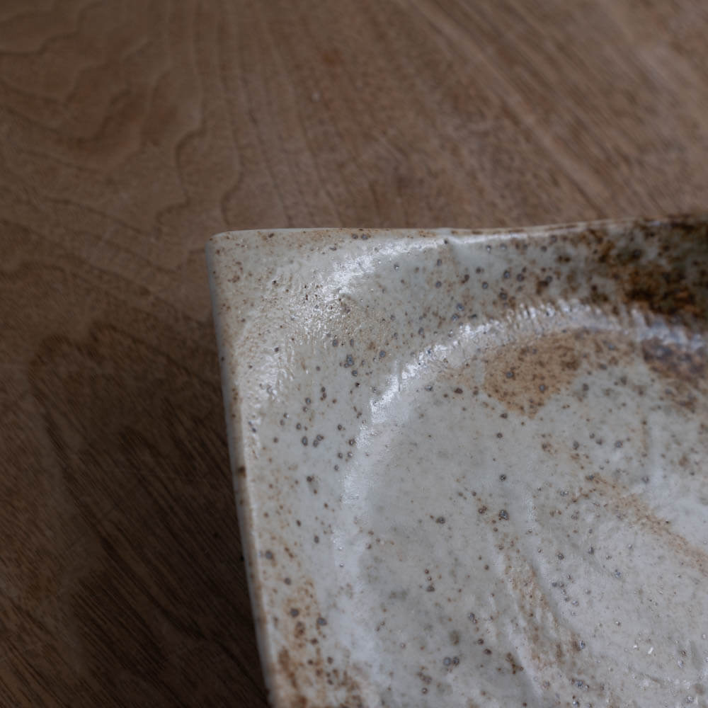 雪志野手引き 正角5.5皿 -器市-