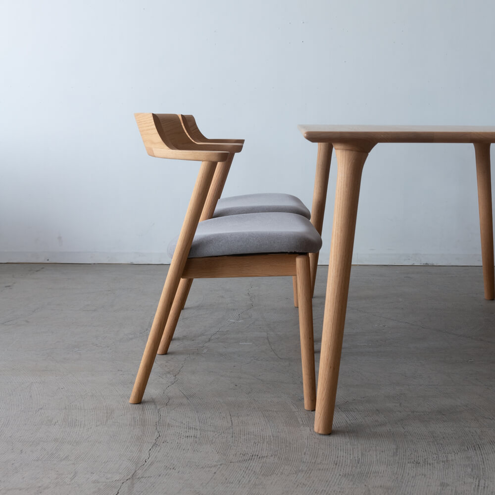 ［現品SALE］TWS ダイニング5点セット（テーブル150×85／テーパー4本脚）レッドオーク材 FC色＋セブルバチェア4脚（グレー）