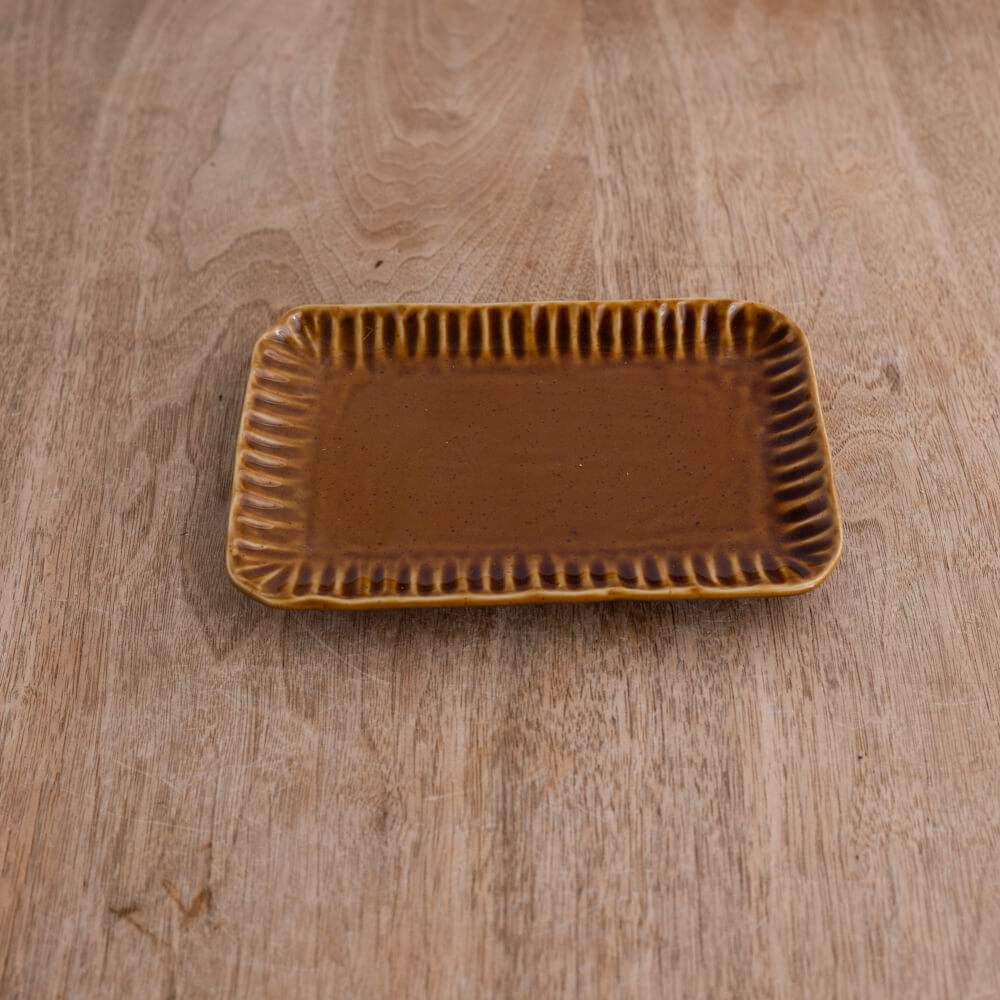 【WEB限定】MINO 削ぎ 角皿 アメ釉 -器市-