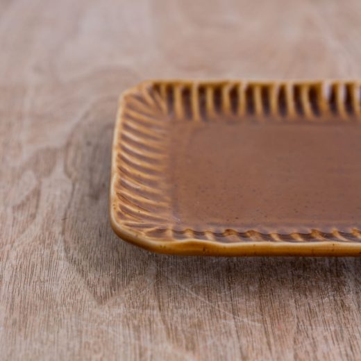 【WEB限定】MINO 削ぎ 角皿 アメ釉 -器市-