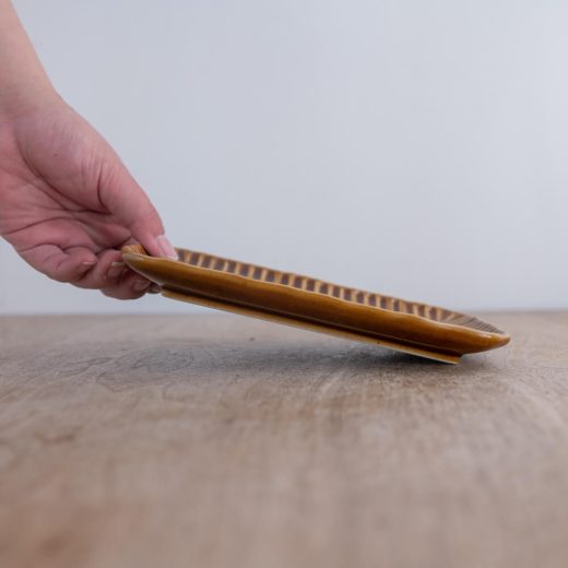 【WEB限定】MINO 削ぎ 角皿 アメ釉 -器市-