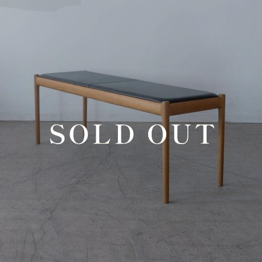 アウトレット家具の［現品SALE］BRIDGE ベンチ120(NA) 座面R2ブラック(革) DC80202S-NN0-R2 売り切れ