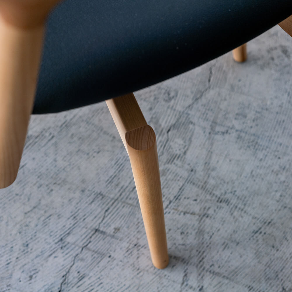 ［期間限定SALE］回転チェア カスケード アッシュ材NA / ウレタン