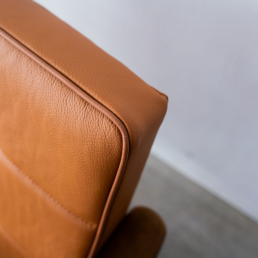 ［アップサイクル品］カリモク Kチェア（本革キャメル）