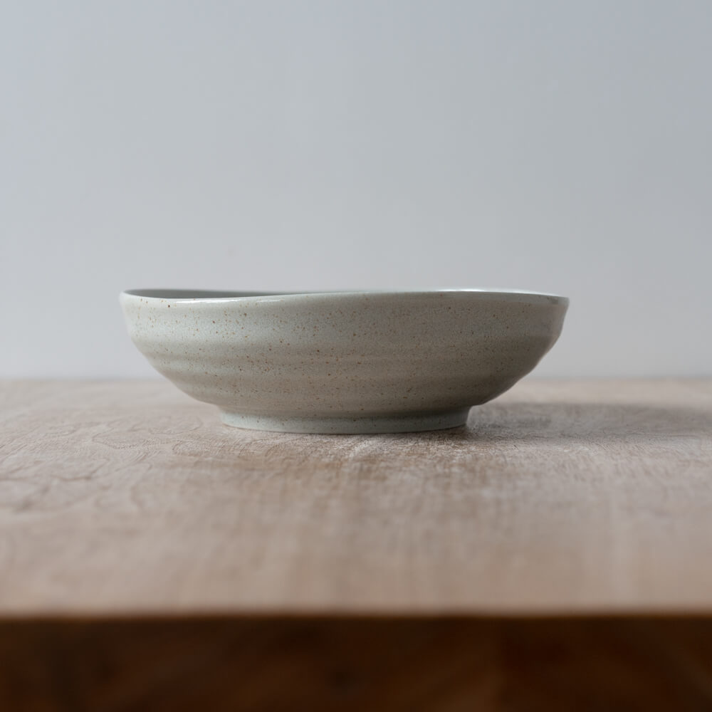 灰粉引刷毛目 ロクベ6寸ボール -器市-