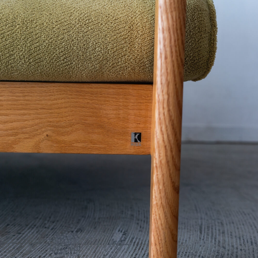 ［アップサイクル品］飛騨産業 chigusa 2人掛けソファ レッドオーク無垢材 ミナペルホネン tambourine