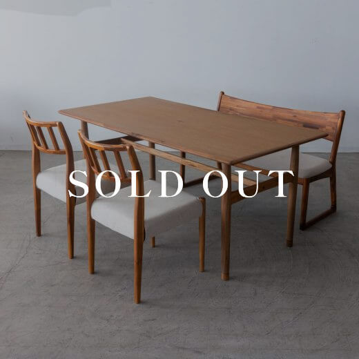 アウトレット家具の【現品SALE】EDDA ダイニング4点セット LDテーブル DT-33105Q-EL000 + チェア DC30101S-EL0E2 + LDベンチ DC33202S-EL0E2 売り切れ